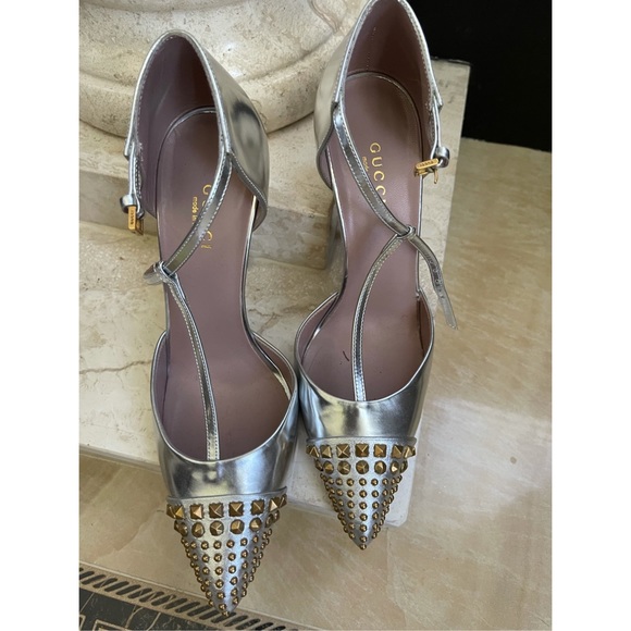 🤍Metallic Silver Leather Studded T Strap Pumps🤍 - Picture 3 of 9